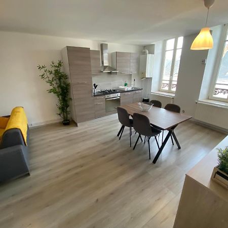 Joli Appartement Avec Parking Gratuit Sur Place Givet Eksteriør bilde
