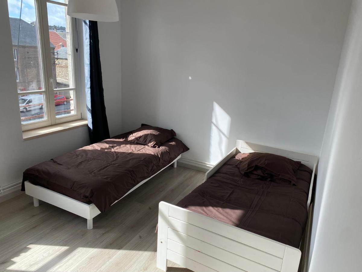 Joli Appartement Avec Parking Gratuit Sur Place Givet Eksteriør bilde