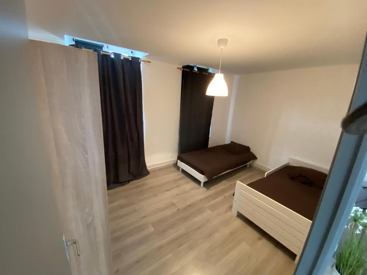 Joli Appartement Avec Parking Gratuit Sur Place Givet Eksteriør bilde